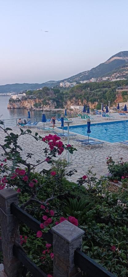 Matthews Beach House Vlore Exterior photo