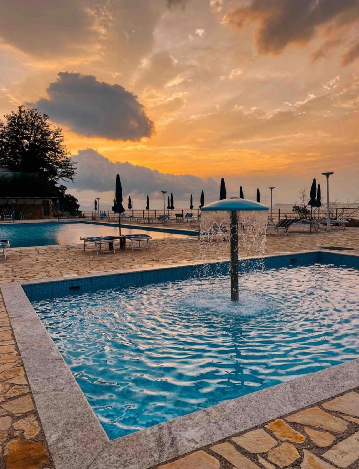 Matthews Beach House Vlore Exterior photo