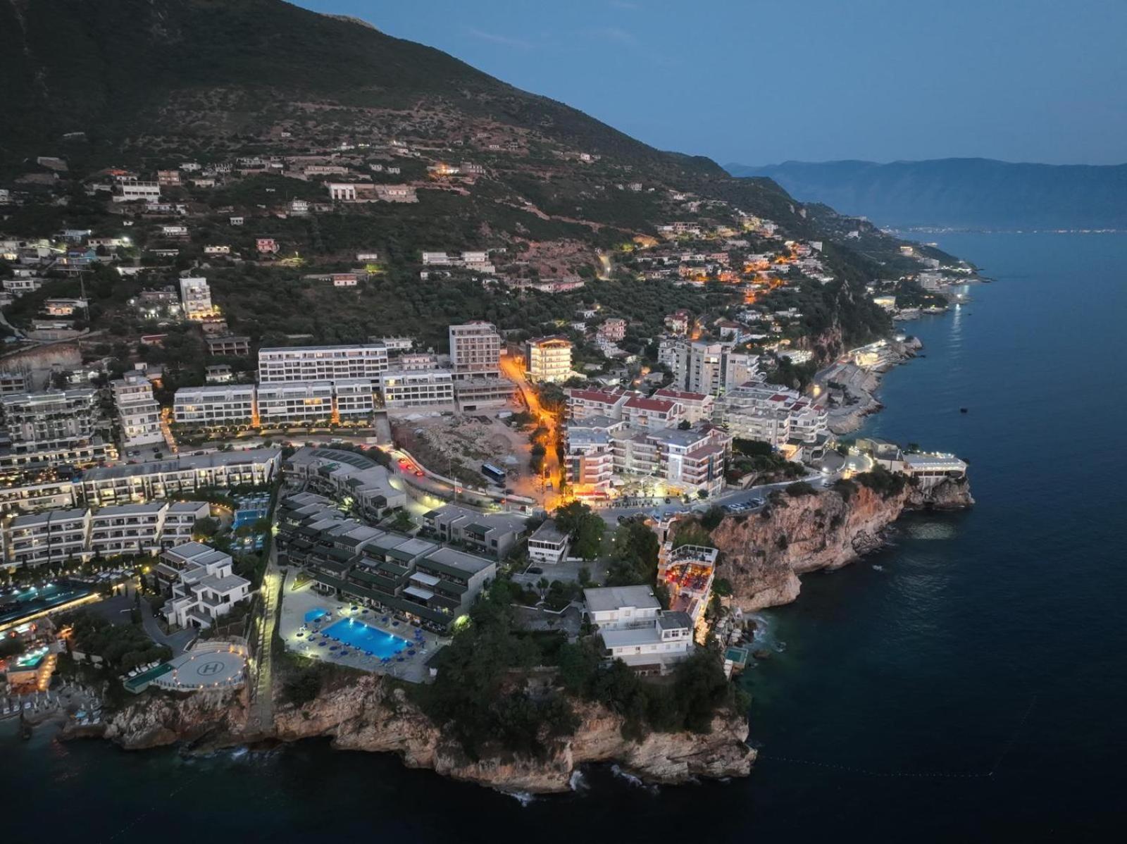 Matthews Beach House Vlore Exterior photo