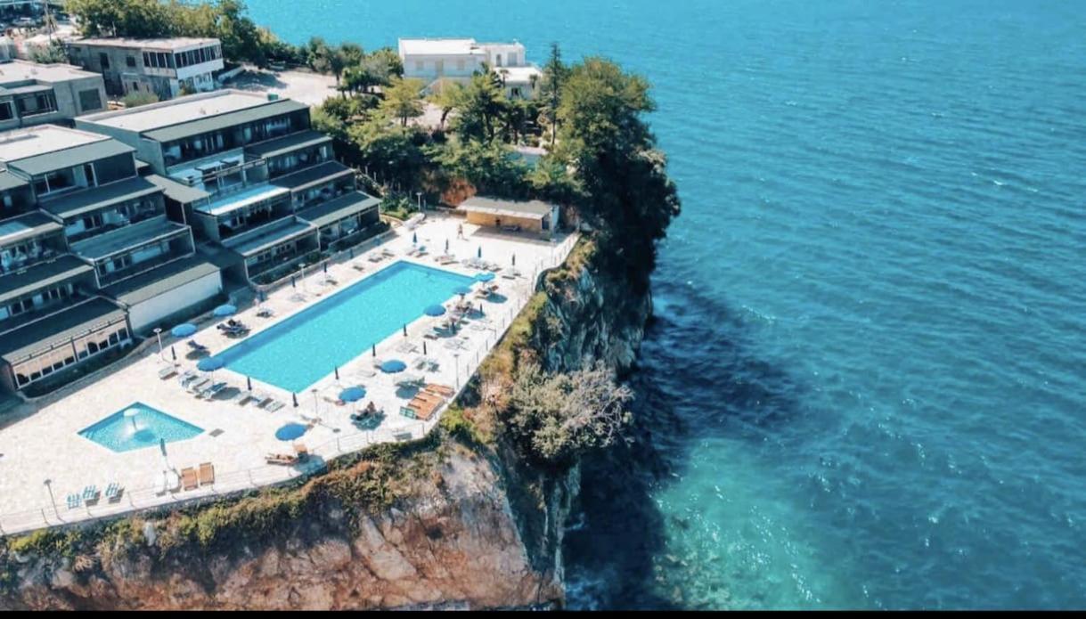 Matthews Beach House Vlore Exterior photo